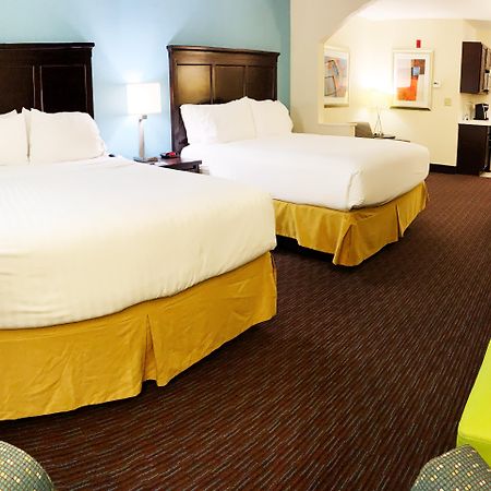 Holiday Inn Express Hotel & Suites Gainesville By Ihg Exterior photo