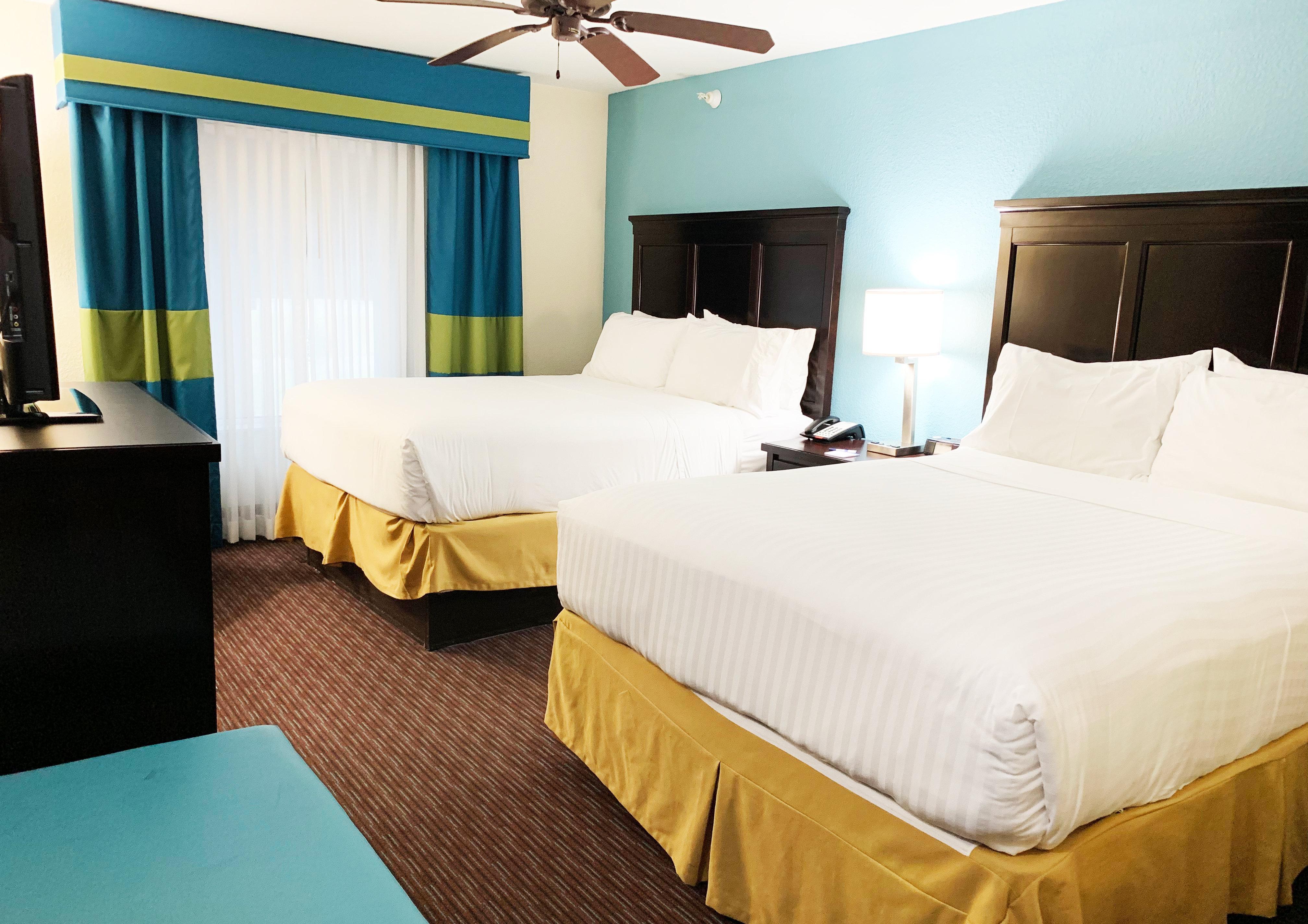 Holiday Inn Express Hotel & Suites Gainesville By Ihg Exterior photo