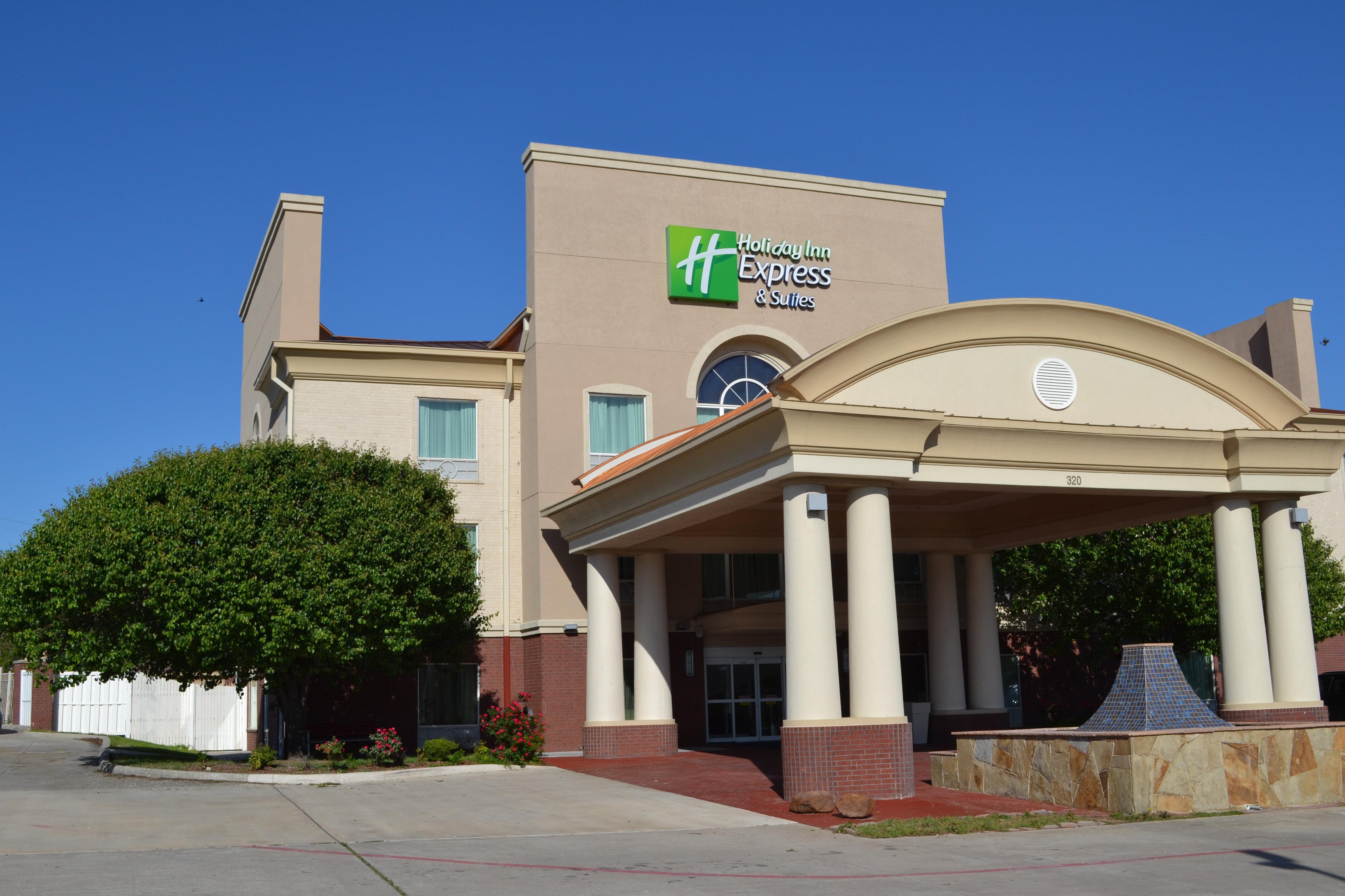 Holiday Inn Express Hotel & Suites Gainesville By Ihg Exterior photo