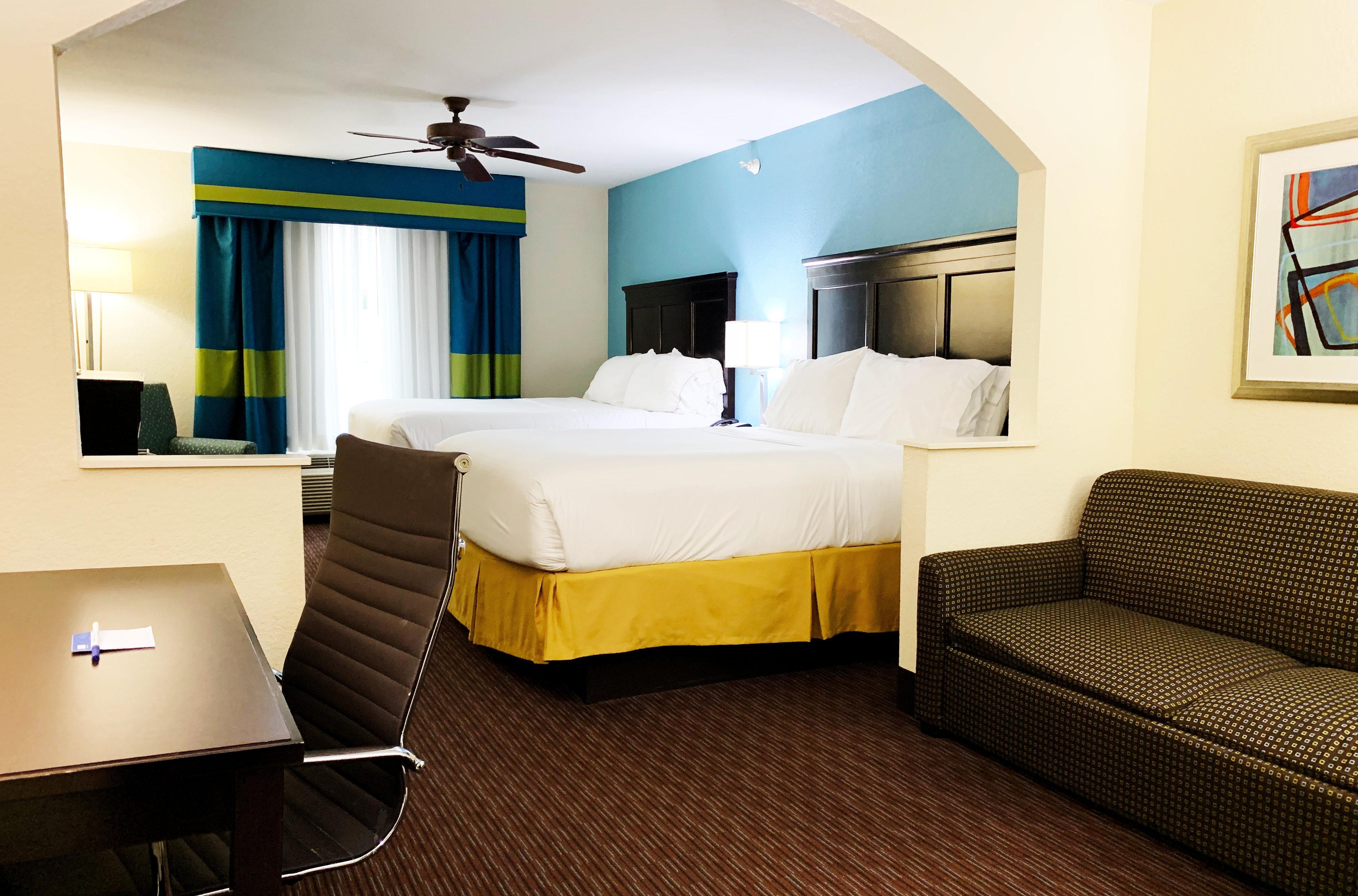 Holiday Inn Express Hotel & Suites Gainesville By Ihg Exterior photo
