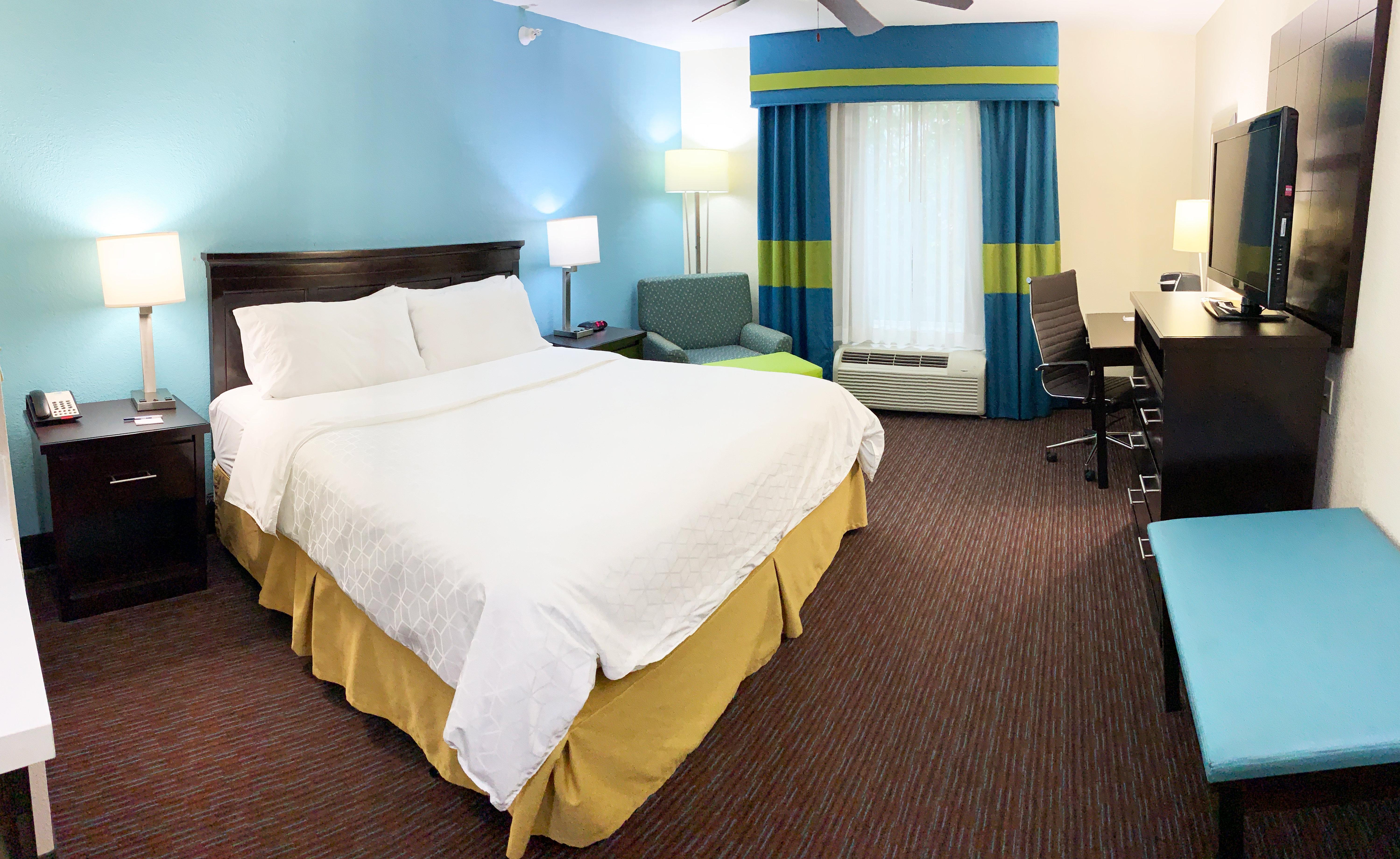 Holiday Inn Express Hotel & Suites Gainesville By Ihg Exterior photo