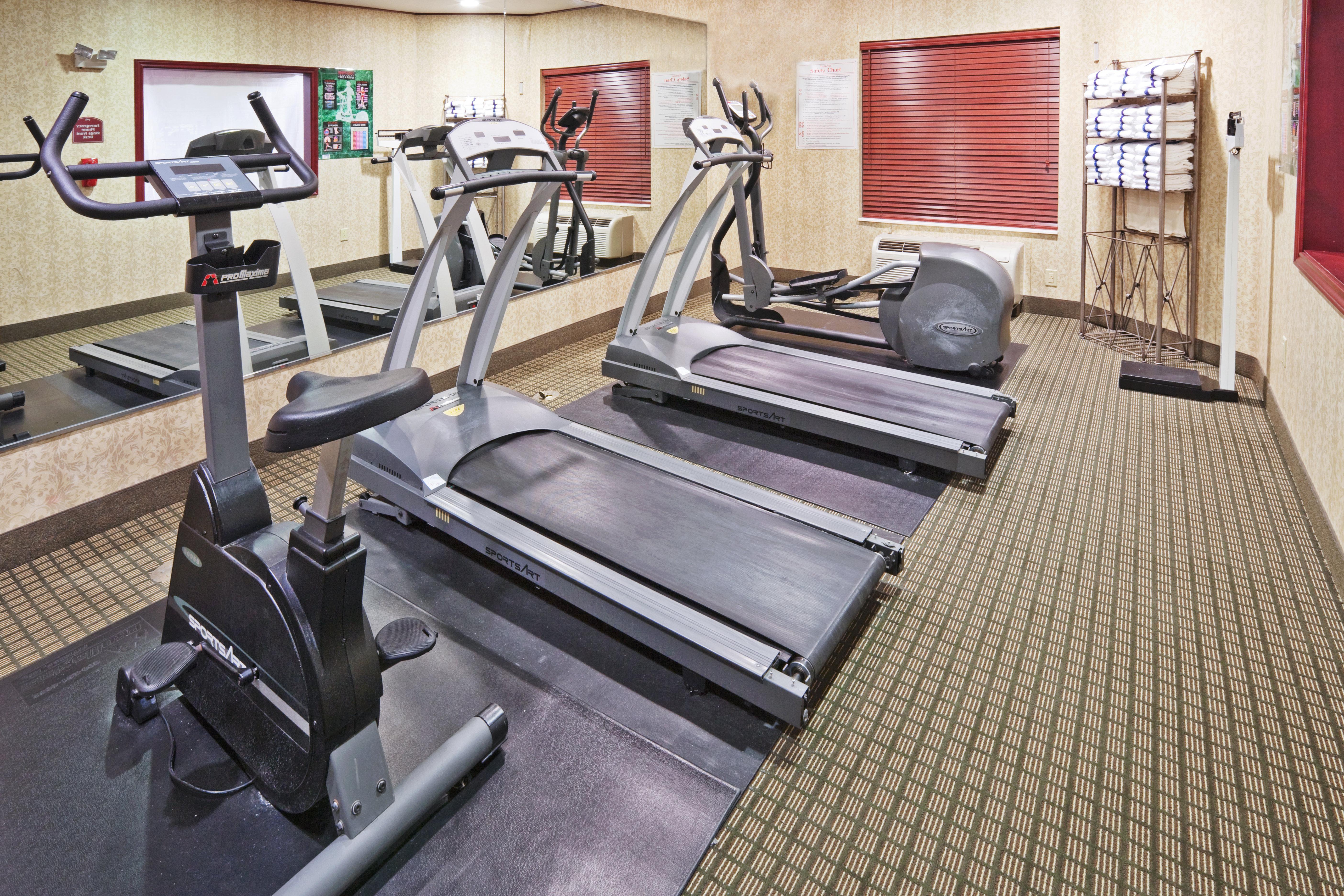 Holiday Inn Express Hotel & Suites Gainesville By Ihg Exterior photo
