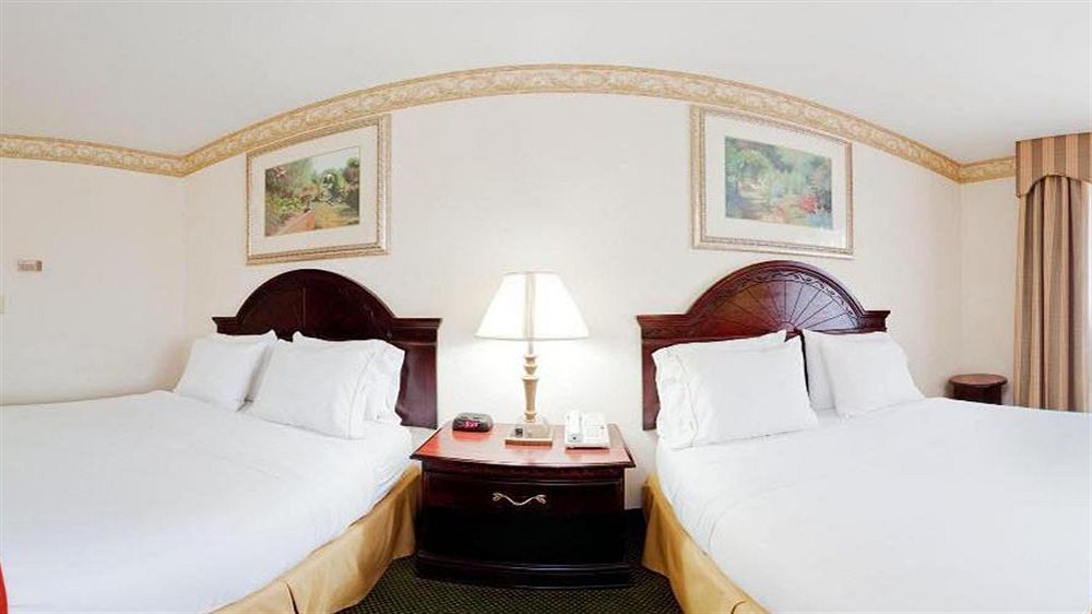 Holiday Inn Express Hotel & Suites Gainesville By Ihg Exterior photo