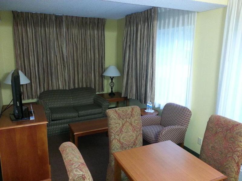 Holiday Inn Express Hotel & Suites Gainesville By Ihg Exterior photo
