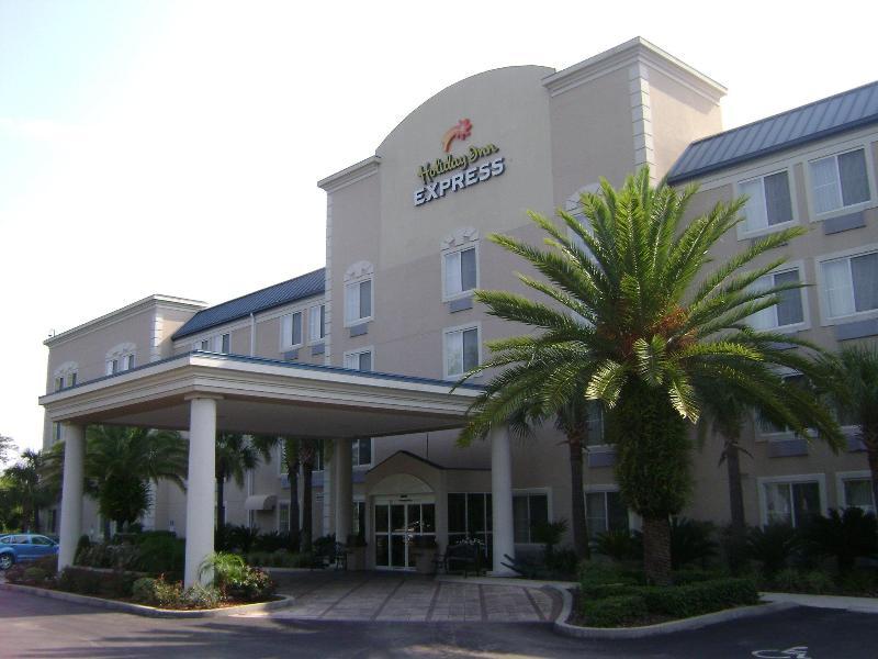 Holiday Inn Express Hotel & Suites Gainesville By Ihg Exterior photo