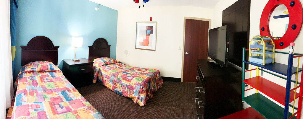 Holiday Inn Express Hotel & Suites Gainesville By Ihg Exterior photo